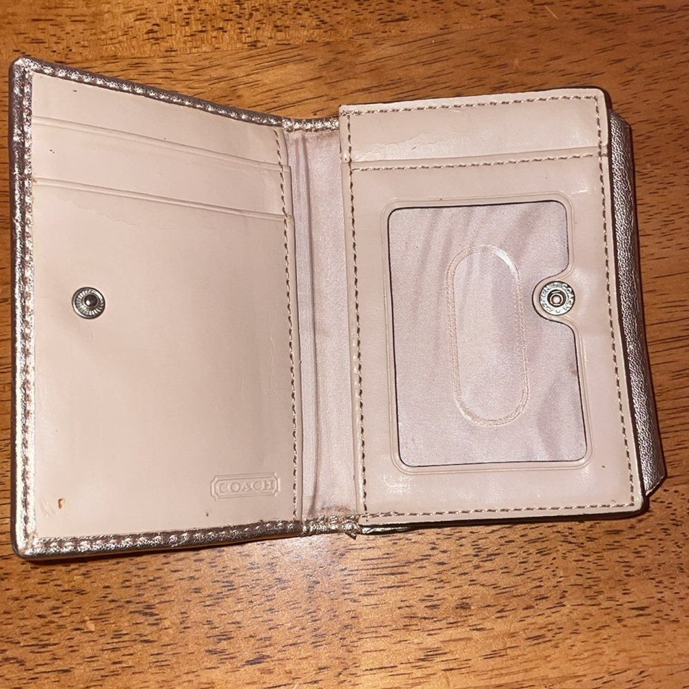 Gold coach card case - Picture 3 of 8